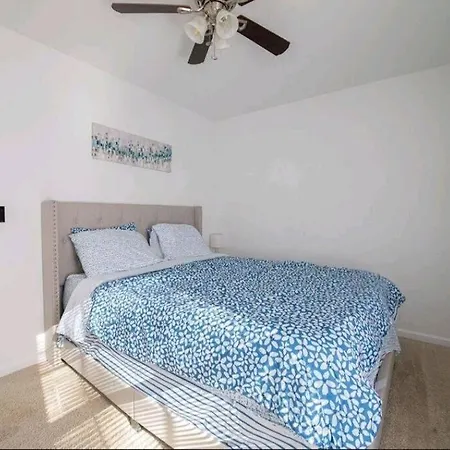 Apartment 15 Mins To Uptown, 4 Bedroom + 2.5ba, Family Friendly! Charlotte