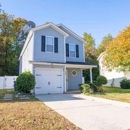 15 Mins To Uptown, 4 Bedroom + 2.5ba, Family Friendly!
