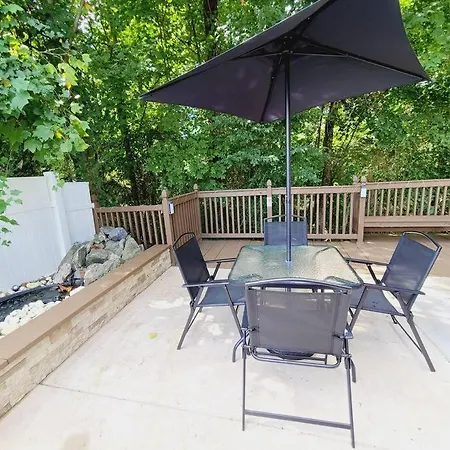 15 Mins To Uptown, 4 Bedroom + 2.5ba, Family Friendly! Apartment Charlotte