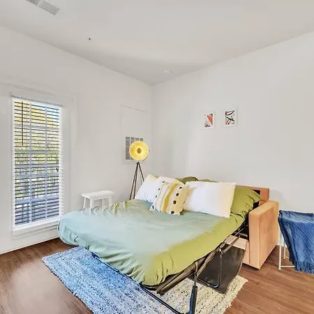 Apartment 1br King Bed Near Shopping, Dining & Entertainment Charlotte