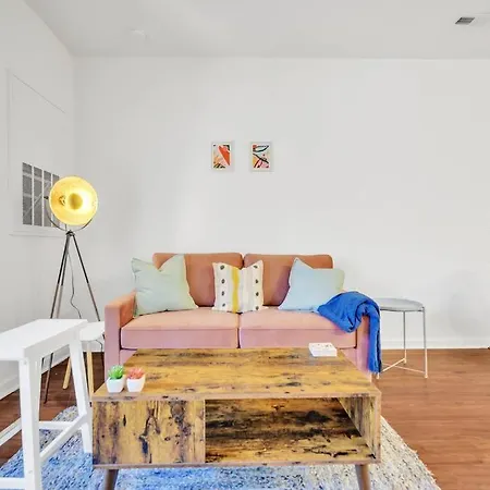 Apartment 1br King Bed Near Shopping, Dining & Entertainment