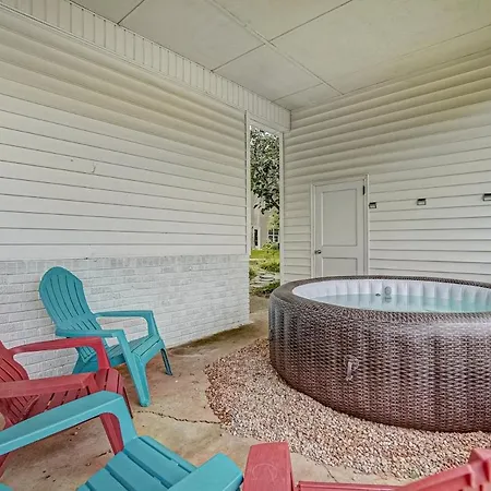 Hot Tub Fire Pit Fun! King Suite Paradise Holiday home