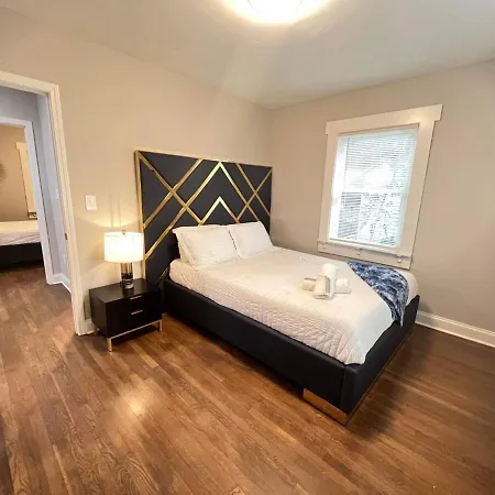 Cozy I Darlin' 2 Bedroom Only 4 Mins From Uptown *