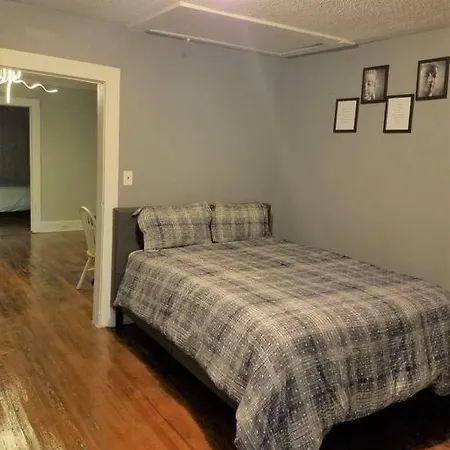 Perfectly Located. Close To Uptown, Noda.. * Charlotte