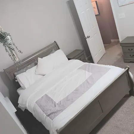 Apartment Two Master Bedroom Townhouse! *