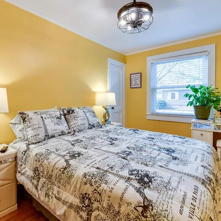 Holiday home Stylish With Smart Tv 1 Mi To Noda!