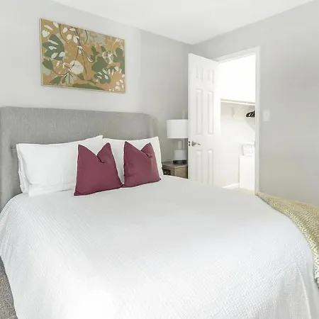 Apartment Landing - Modern With Amazing Amenities Charlotte