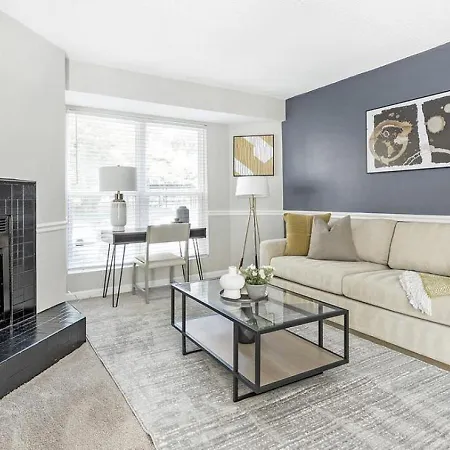 Landing - Modern With Amazing Amenities * Charlotte