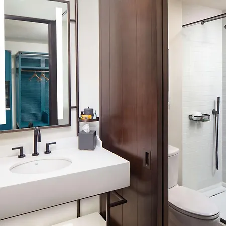 Canopy By Hilton Southpark 4*