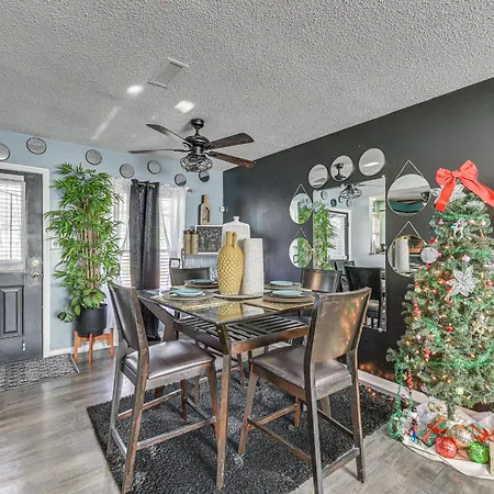 North Carolina Abode With Fire Pit, Near Theme Parks * Charlotte