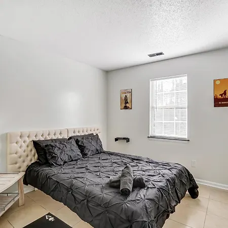 Holiday home Glam House W King Bed Hot Tub *