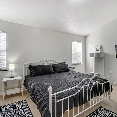 Glam House W King Bed Hot Tub * Charlotte