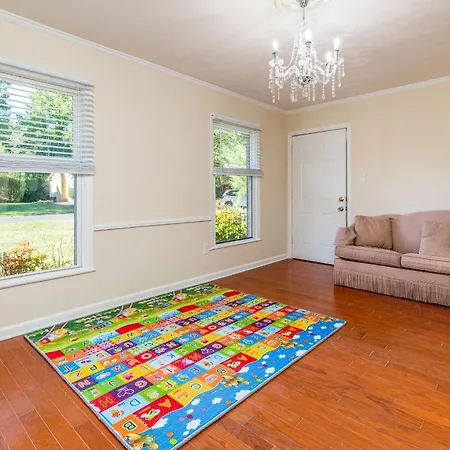 Holiday home Centrally Located Spacious Abode