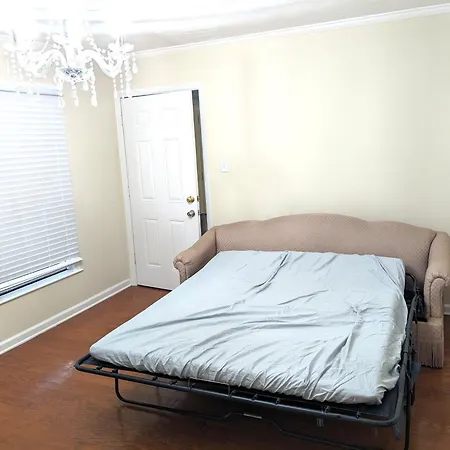 Centrally Located Spacious Abode Holiday home Charlotte