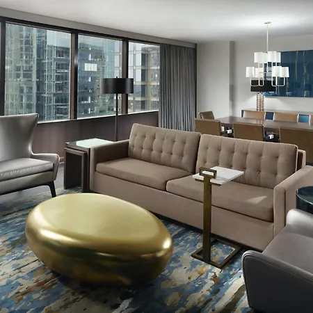 Omni Hotel 4*