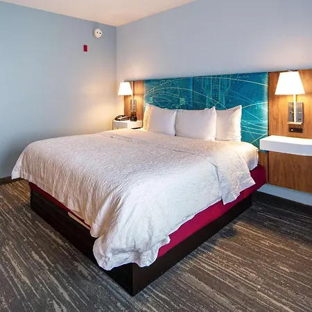 Hotel Hampton & Charlotte-airport 3*