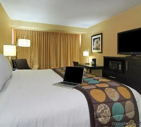 Red Lion 3* Charlotte