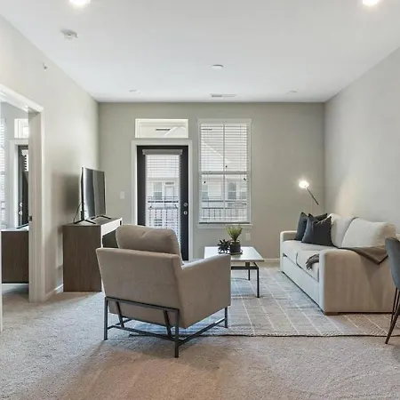 Landing Modern With Amazing Amenities Apartment Charlotte