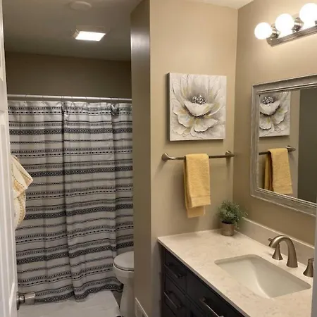 Holiday home Family & Group Friendly 4Br | 10 Min To Uptown | Pets Ok Charlotte