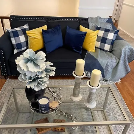 Family & Group Friendly 4Br | 10 Min To Uptown | Pets Ok * Charlotte