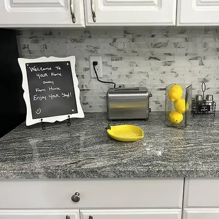 Cozy Home, 10 Minutes From Downtown Villa Charlotte