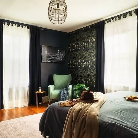 Holiday home Prime Spot! Perfect For Families! Backyard Bliss *