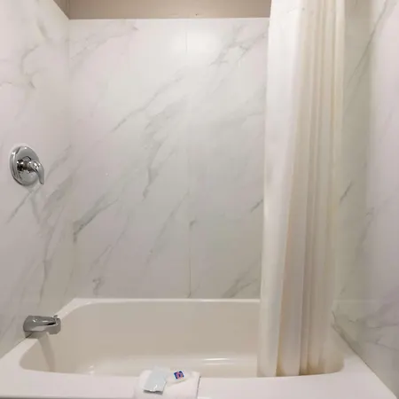 6-charlotte, Nc - Coliseum Hotel 3*
