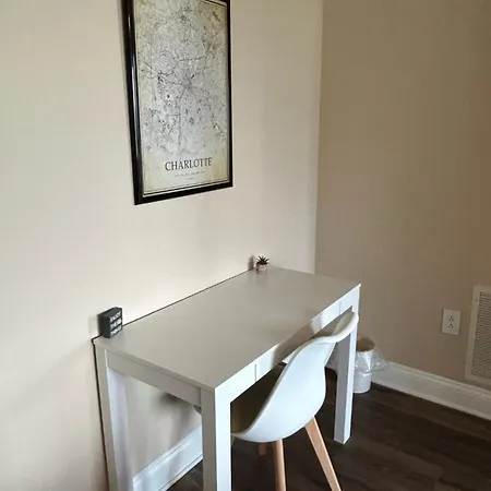 Spacious 2 Bedroom 2 Bathroom With Balcony In Uptown Charlotte! Views & Free Parking! Apartment Charlotte