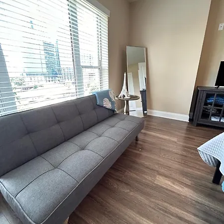 Spacious 2 Bedroom 2 Bathroom With Balcony In Uptown Charlotte! Views & Free Parking! Apartment *
