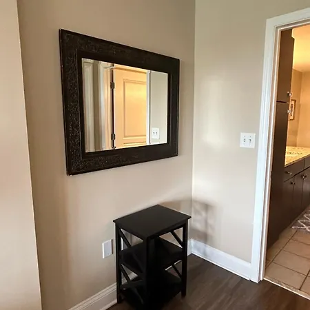 Spacious 2 Bedroom 2 Bathroom With Balcony In Uptown Charlotte! Views & Free Parking! Apartment *