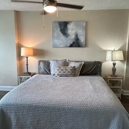 Spacious 2 Bedroom 2 Bathroom With Balcony In Uptown Charlotte! Views & Free Parking!