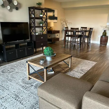 Spacious 2 Bedroom 2 Bathroom With Balcony In Uptown Charlotte! Views & Free Parking! Apartment Charlotte