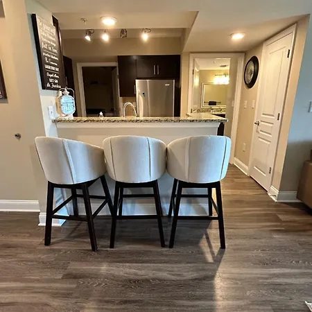 Spacious 2 Bedroom 2 Bathroom With Balcony In Uptown Charlotte! Views & Free Parking! * Charlotte