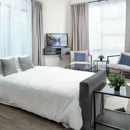 Uptown 1st Ward Corner Unit Superior 2bd