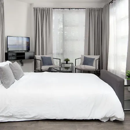 Uptown 1st Ward Corner Unit Superior 2bd Charlotte