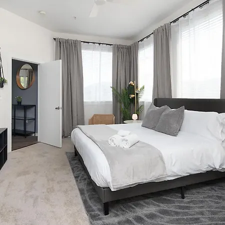 Uptown 1st Ward Corner Unit Superior 2bd Charlotte