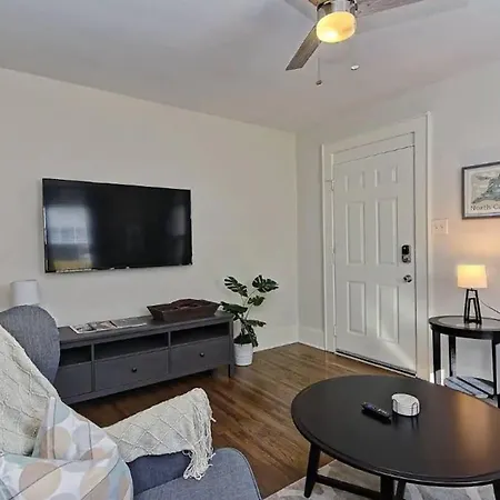 Charming 1br Townhome Mins To Downtown * Charlotte