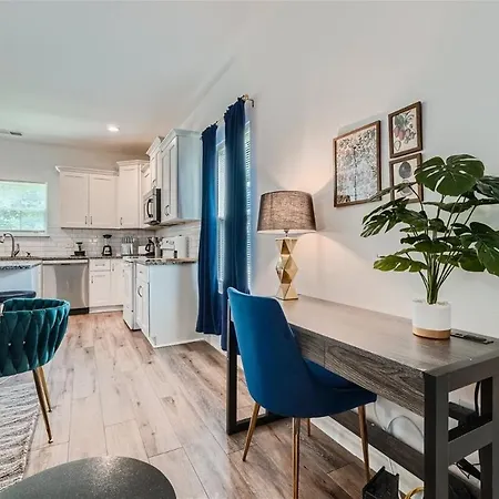 3br Luxury Near Uptown King Bed Workspace Holiday home Charlotte