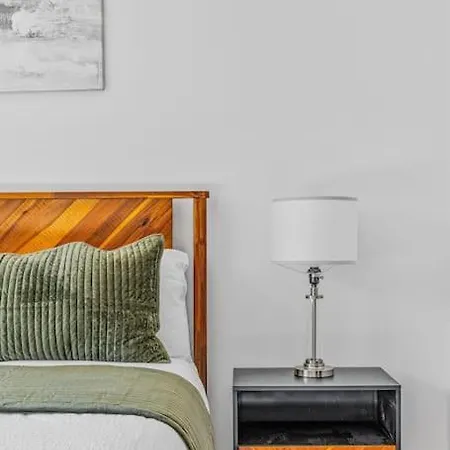 Modern 4br Retreat In Uptown! * Charlotte