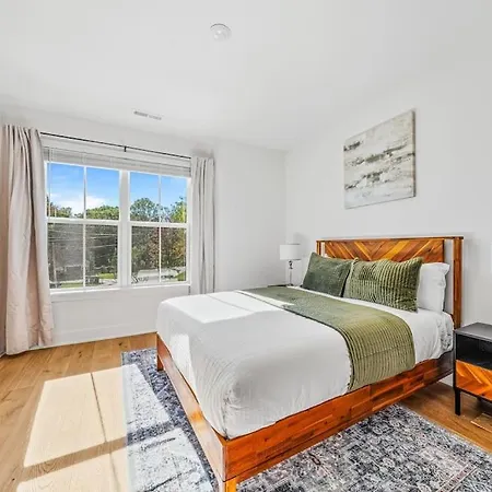 Modern 4br Retreat In Uptown! * Charlotte