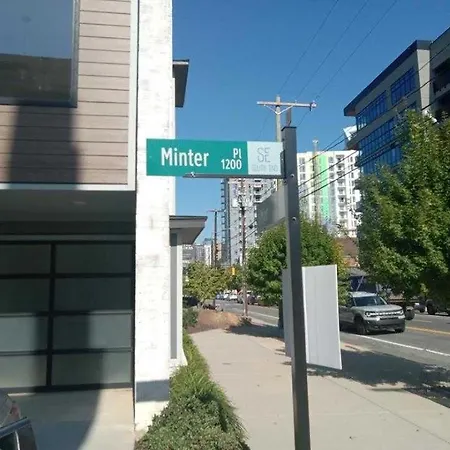 Minter Teal With Rooftop Balcony Charlotte