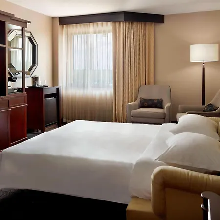 Sheraton Airport 4*