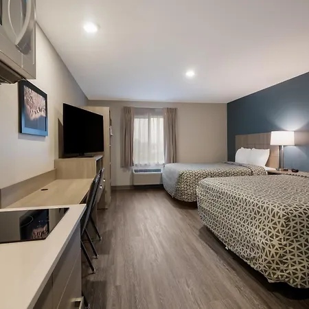 Hotel Woodspring Airport