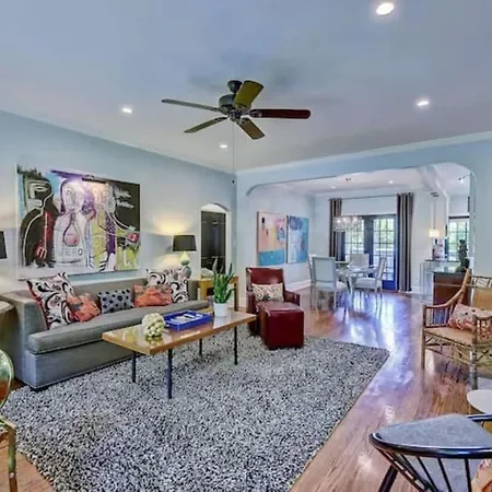 Elegant 2br With Covered Patio *