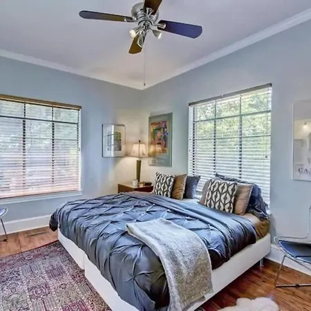 Holiday home Elegant 2br With Covered Patio