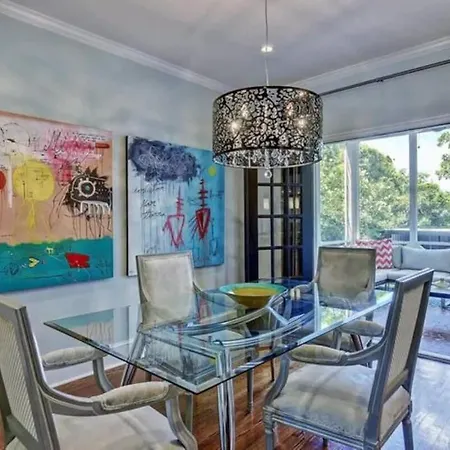 Elegant 2br With Covered Patio Holiday home