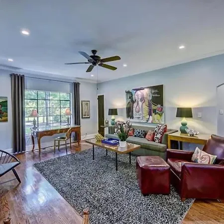 Elegant 2br With Covered Patio * Charlotte