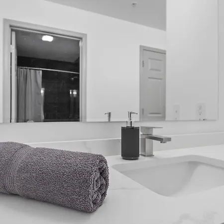 Apartment Cozy Urban Getaway - Free Parking, Gym, Stadium Charlotte