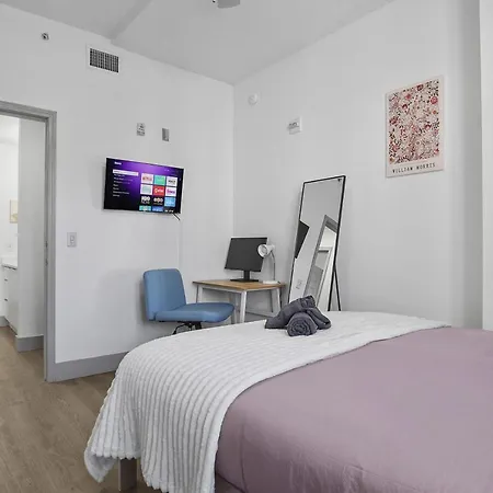 Apartment Cozy Urban Getaway - Free Parking, Gym, Stadium *