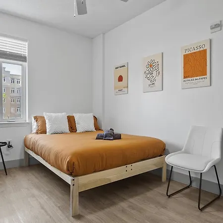 Cozy Urban Getaway - Free Parking, Gym, Stadium